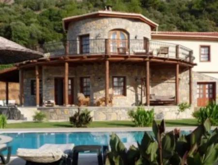 Dalyan'da 3500M2 Arsa İçerisinde Müstakil Satılık Villa